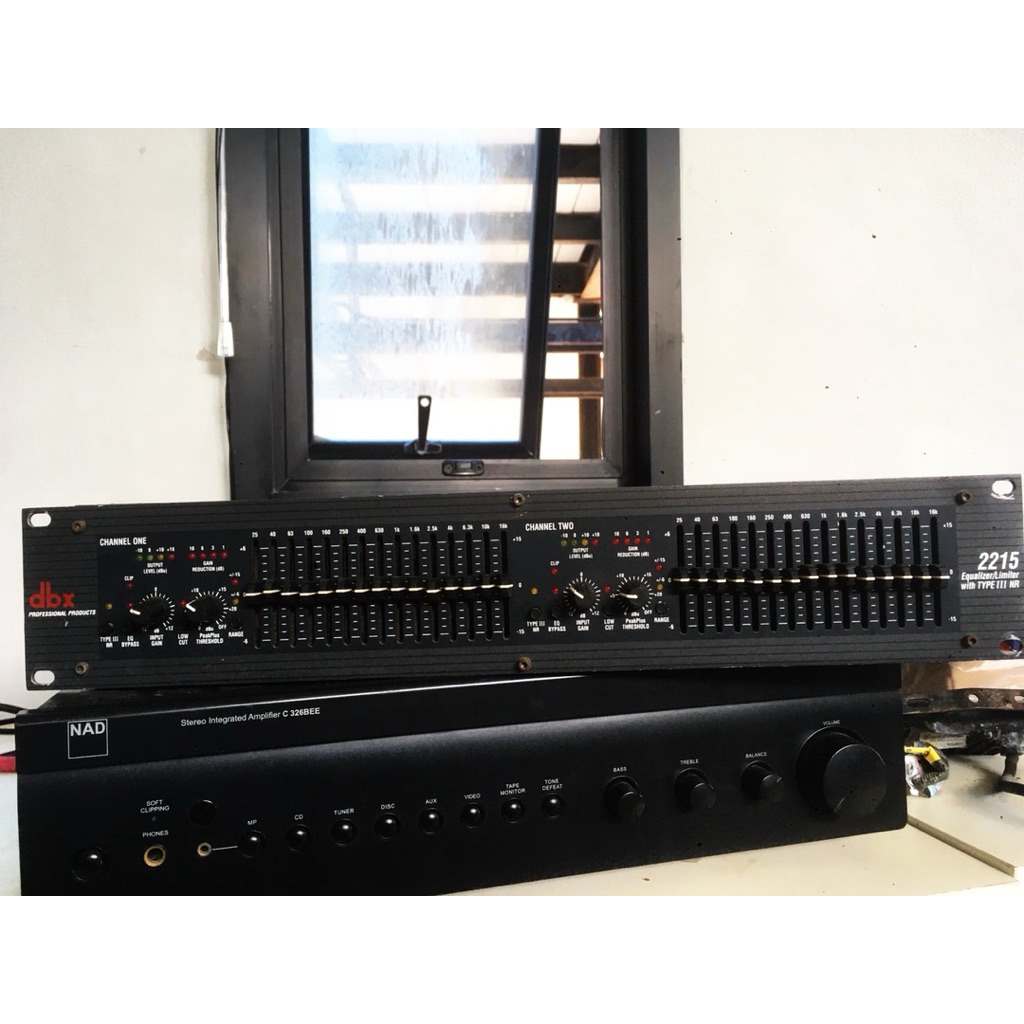DBX 2215 Dual Graphic Equalizer/Limiter with Type III อีควอไลเซอร์ Dual Channel 15-Band