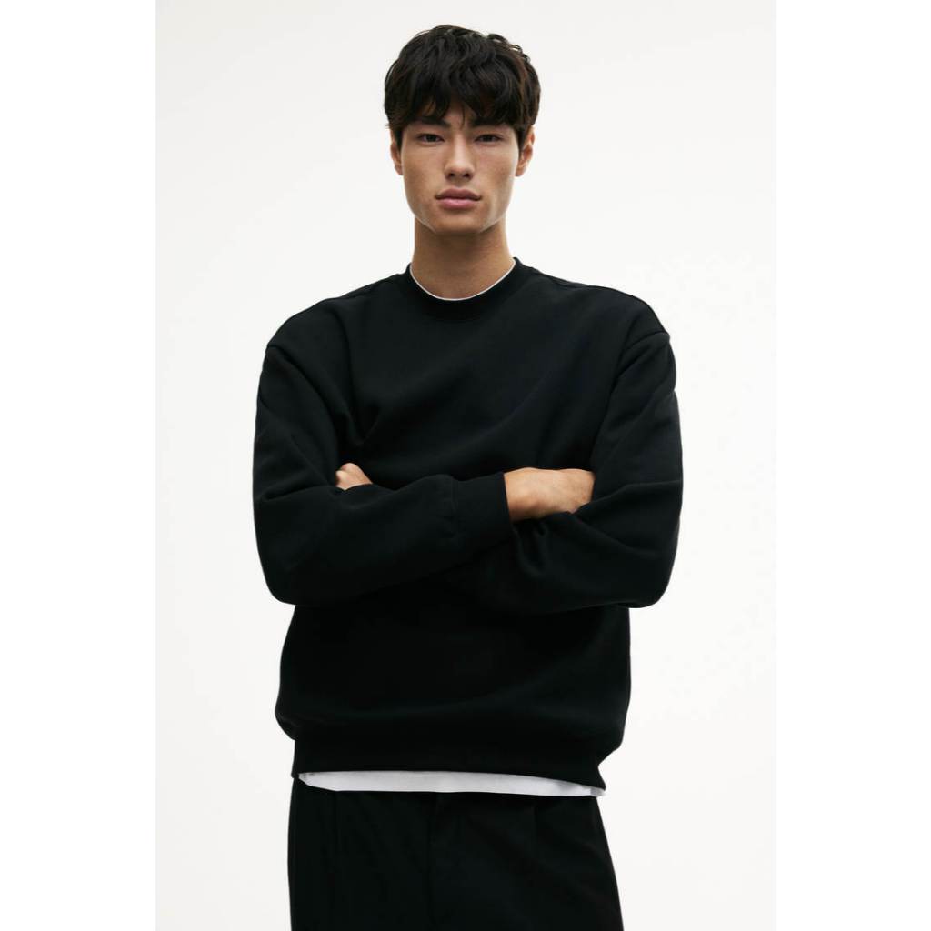 H&M(เอชแอนด์เอ็ม) เสื้อสเวตเตอร์แบบหลวมพอดี Men Loose Fit Sweatshirt 1308076_4