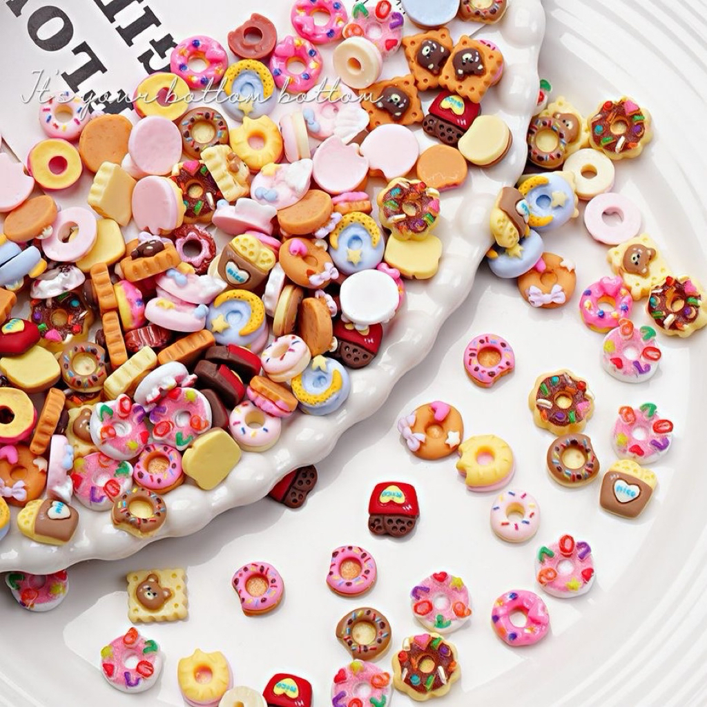 อะไหล่โดนัทคละลาย น่ารักมาก ติดเล็บ ตกแต่งของอเนกประสงค์ได้ง่ายๆ ห่อ 50 ชิ้น/ห่อ สินค้าพร้อมส่ง