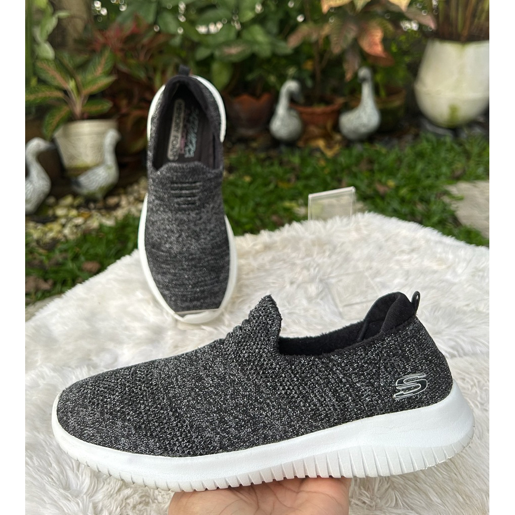 SKECHERS Follow Ultra Flex Slip-On Sz.38/24.5 Cm. มือสองแบรนด์แท้