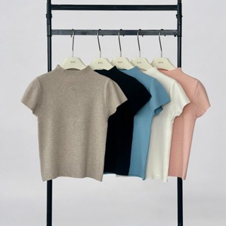 Atipashop - SEREN KNIT TOP เสื้อแขนสั้น คอกลม ผ้าไหมพรม ปักโ…