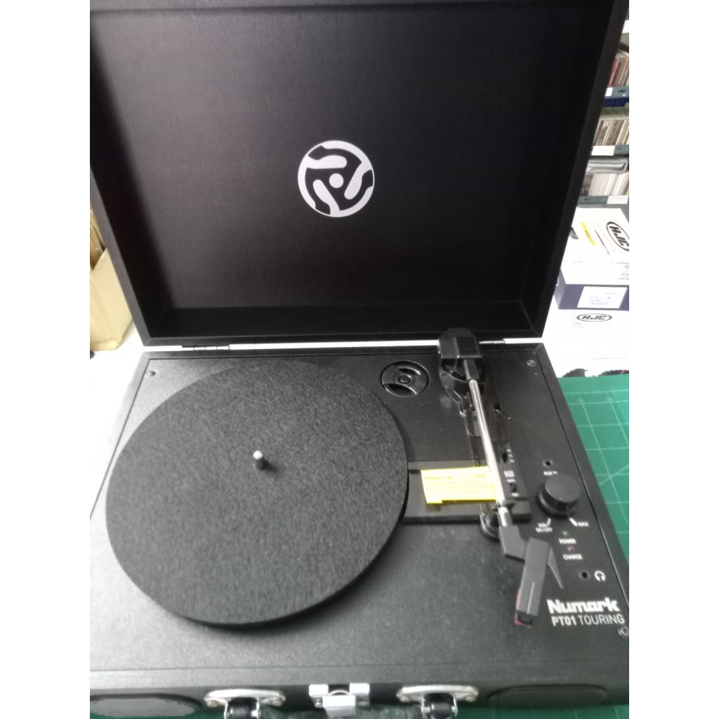 เครื่องเล่นแผ่นเสียง Numark PT01 Touring สมบูรณ์ ครับ🩻