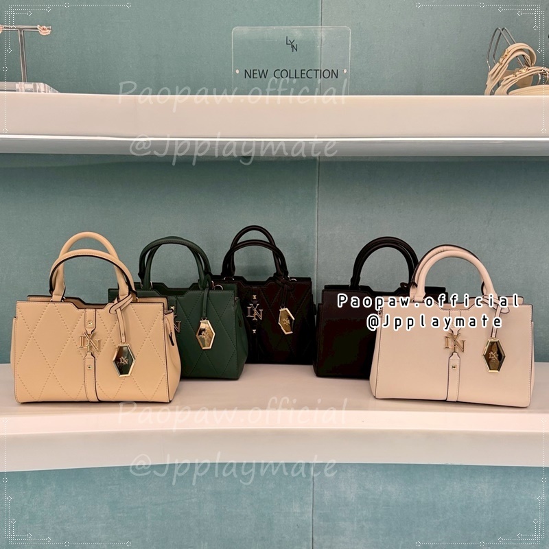 LYN กระเป๋าสะพายข้าง รุ่น Galactiga Handbag M :  LL24CBS240แท้จากชอป