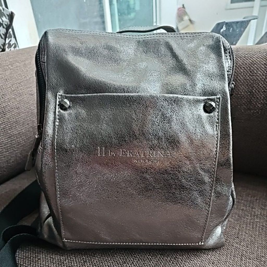 เป้หนังสีเงินเมทัลลิค H by Ekatrina สวยใหม่