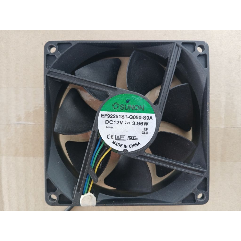 พัดลม 92mm ยี่ห้อ SUNON รุ่น EE92251S1-Q050-S9A DC12V 3.96W หัว 4 pin