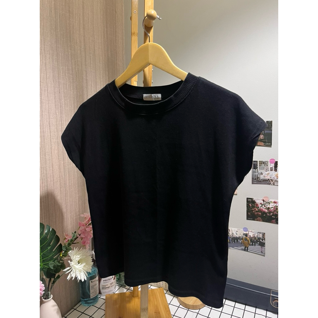 เสื้อยืด MILINNA แขนในตัว สีดำ