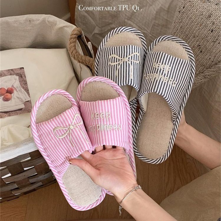 Sale หลุด QC +เพิ่ม 1 ไซส์☻︎ รองเท้าใส่ในบ้าน slipper ลาย Little bow ☻︎ᴍᴇᴇ ᴅᴇᴇ sᴛᴏʀᴇ
