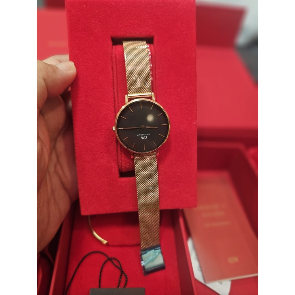 ส่งต่อนาฬิกา Daniel Wellington+กำไลข้อมือ