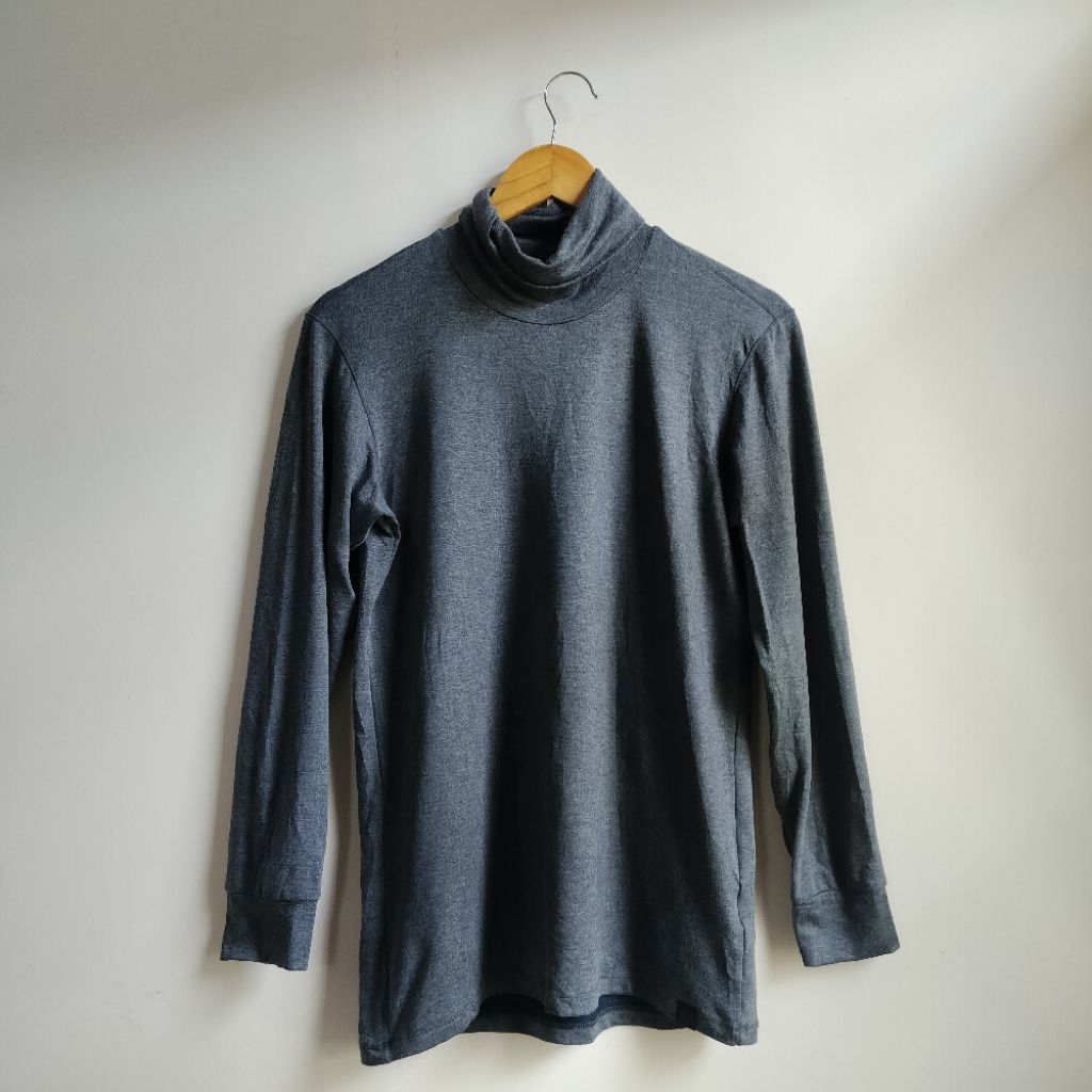 เสื้อ Uniqlo Heattech ผู้ชาย