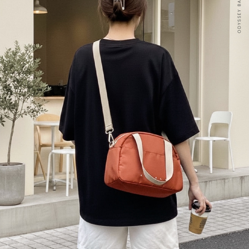 Essala กระเป๋าสะพายข้าง Odyssey Tote Bag กระเป๋าไนล่อน เบา จุของเยอะ