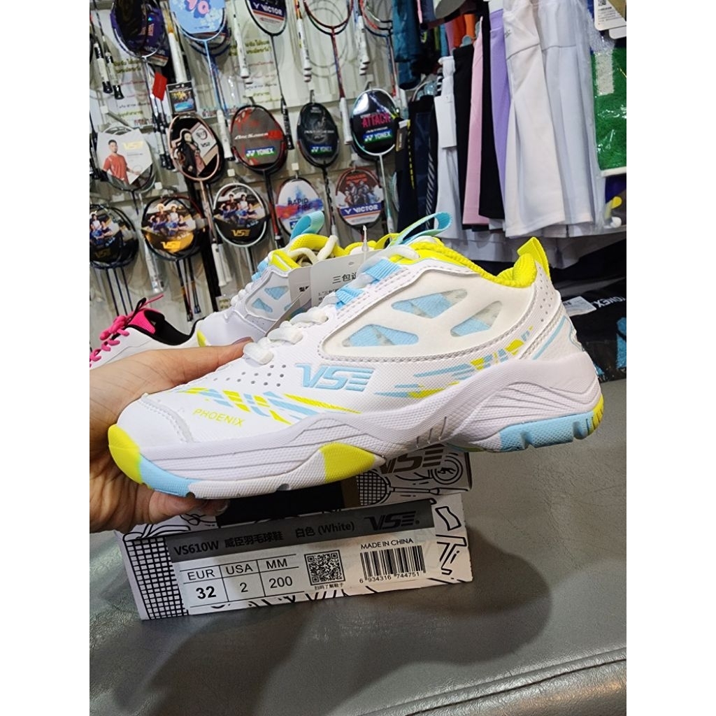 รองเท้าแบดมินตันเด็ก VS610W