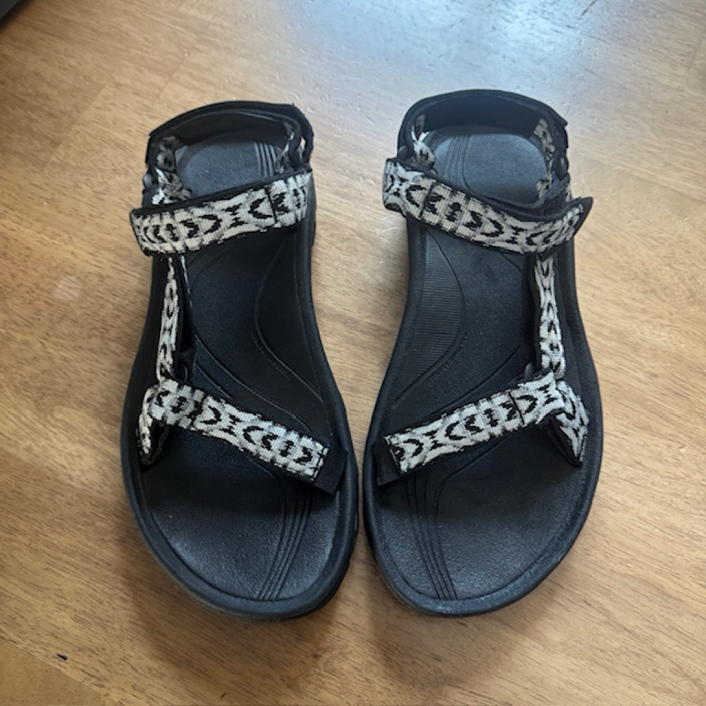 Teva รองเท้ารัดส้นผู้หญิง มือสองของแท้ ไซส์ 40