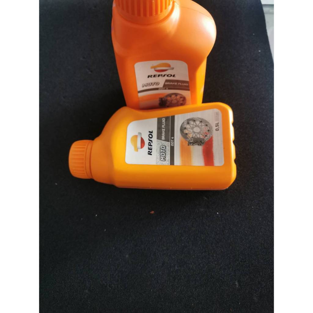 น้ำมันเบรค Repsol MOTO BRAKE FLUID DOT4น้ำมันเบรค Repsol MOTO BRAKE FLUID 1ลิตร