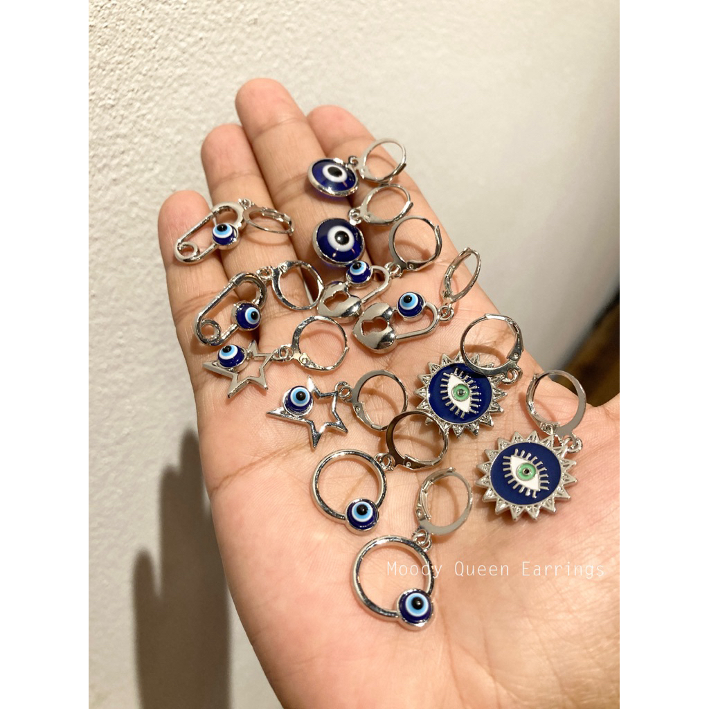 ต่างหูดวงตาสวรรค์ Evil eye 🧿 🪬สัญลักษณ์แห่งความโชคดี/การปกป้อง ต่างหูห่วงแบบมินิมอล(มี 2 สีเงิน/ทอง) ราคาต่อคู่ พร้อมส่ง