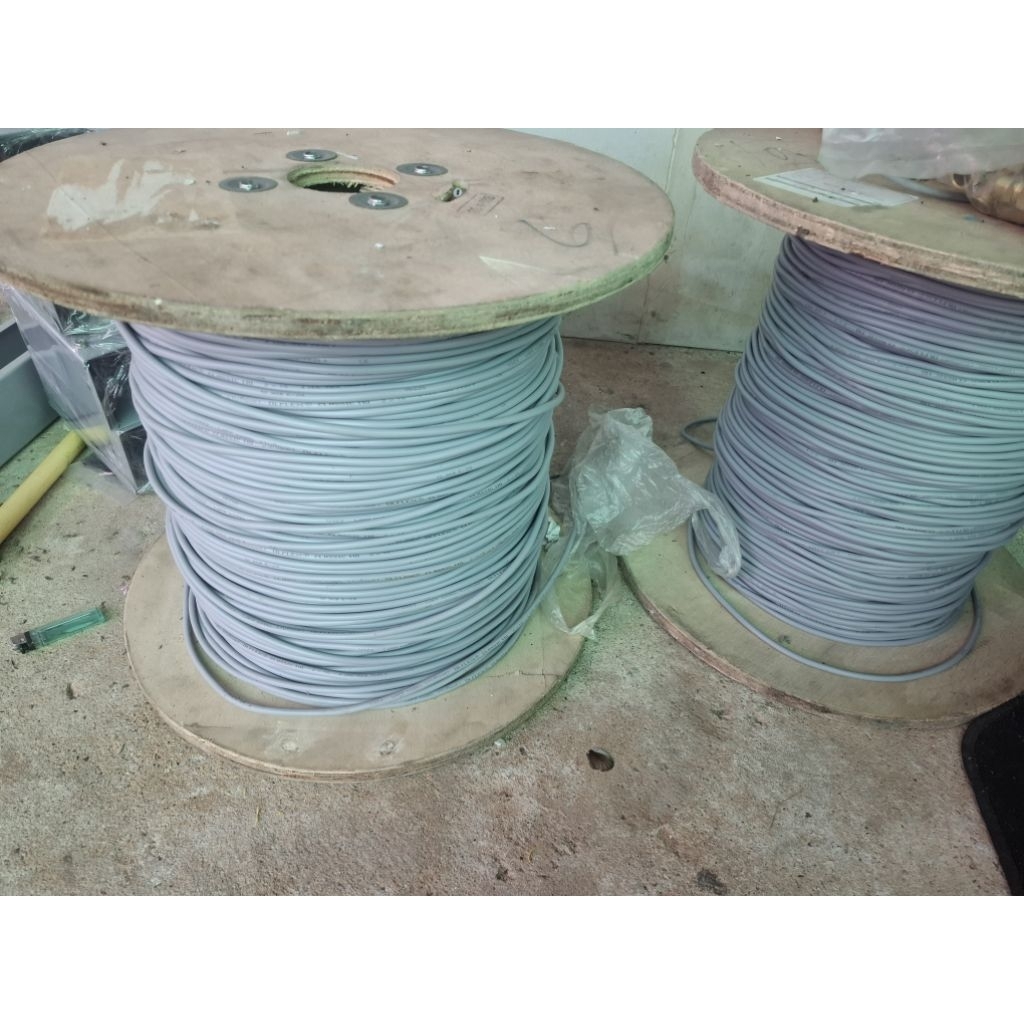 สายไฟ 2×1.5 sq.mm J-J lapp OLFLEX CLASSIC 110 สายไฟ 2×1.5 สายมัลติคอร์  ยาว 700-800 เมตร