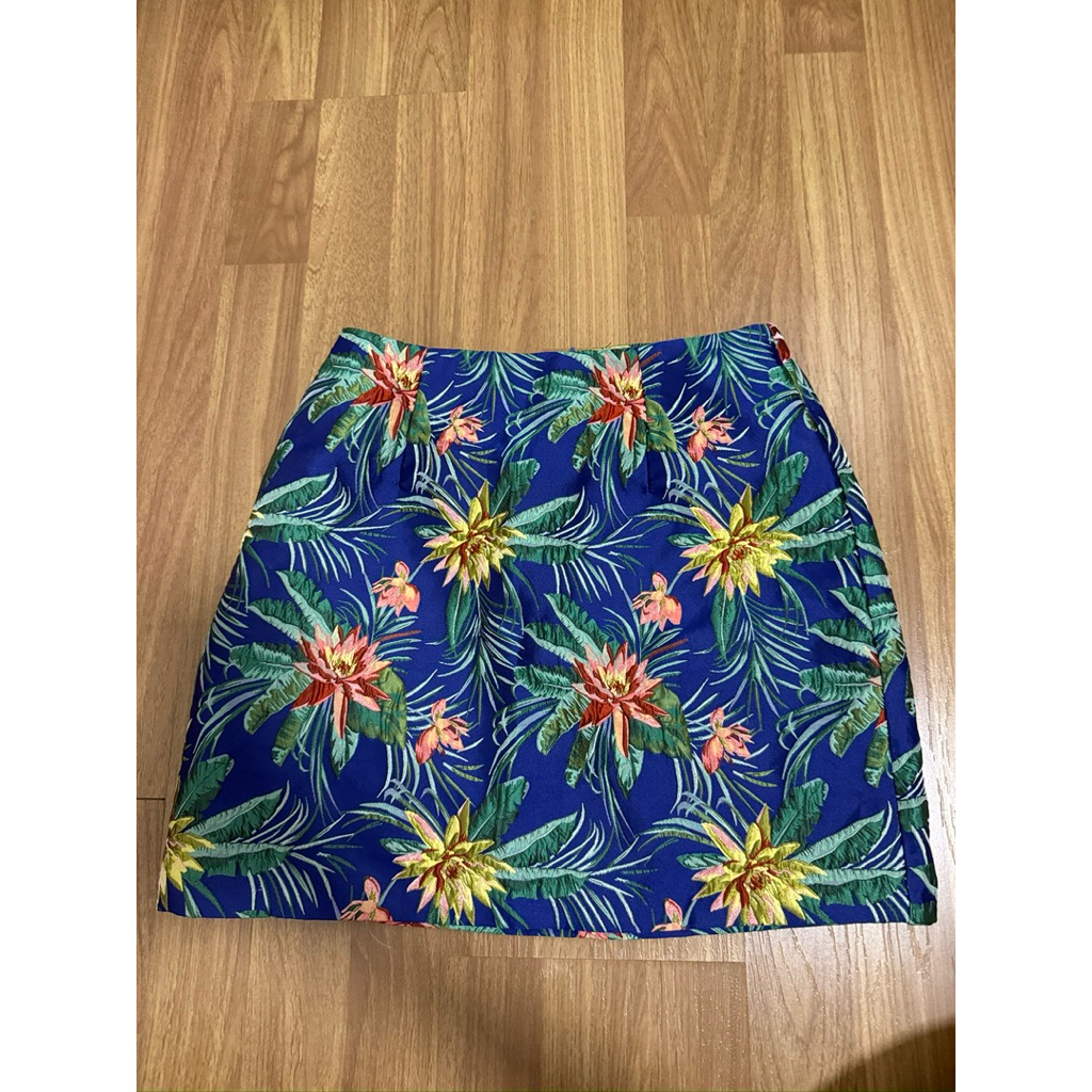 กระโปรง ปักดอกไม้ทั้งตัว Brand Zalora