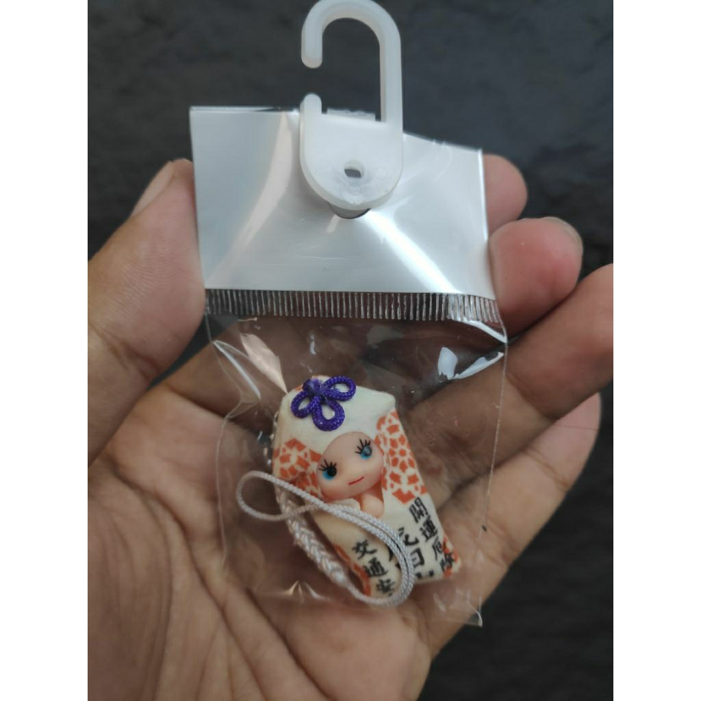 พวงกุญแจ คิวพี Kewpie keychain มือสอง🙂 มองแต่ไม่กด ระวังกลายเป็นคนอกหัก 🙂