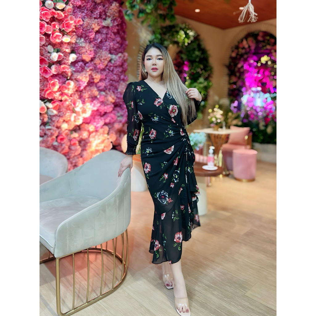 🥇Best Seller🥇เดรสยาวคอวีอกไขว้รูดข้างแขนยาวปลายแขนสม๊อคลายดอกแซ่บมาก#Maisie Shop