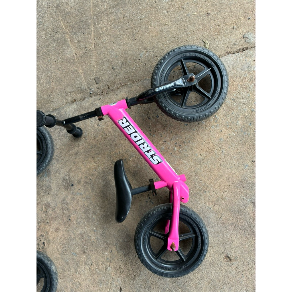 STRIDER จักรยานฝึกทรงตัว ตำหนิตามภาพ สินค้ามือสองมีรอยตามการใช้งาน