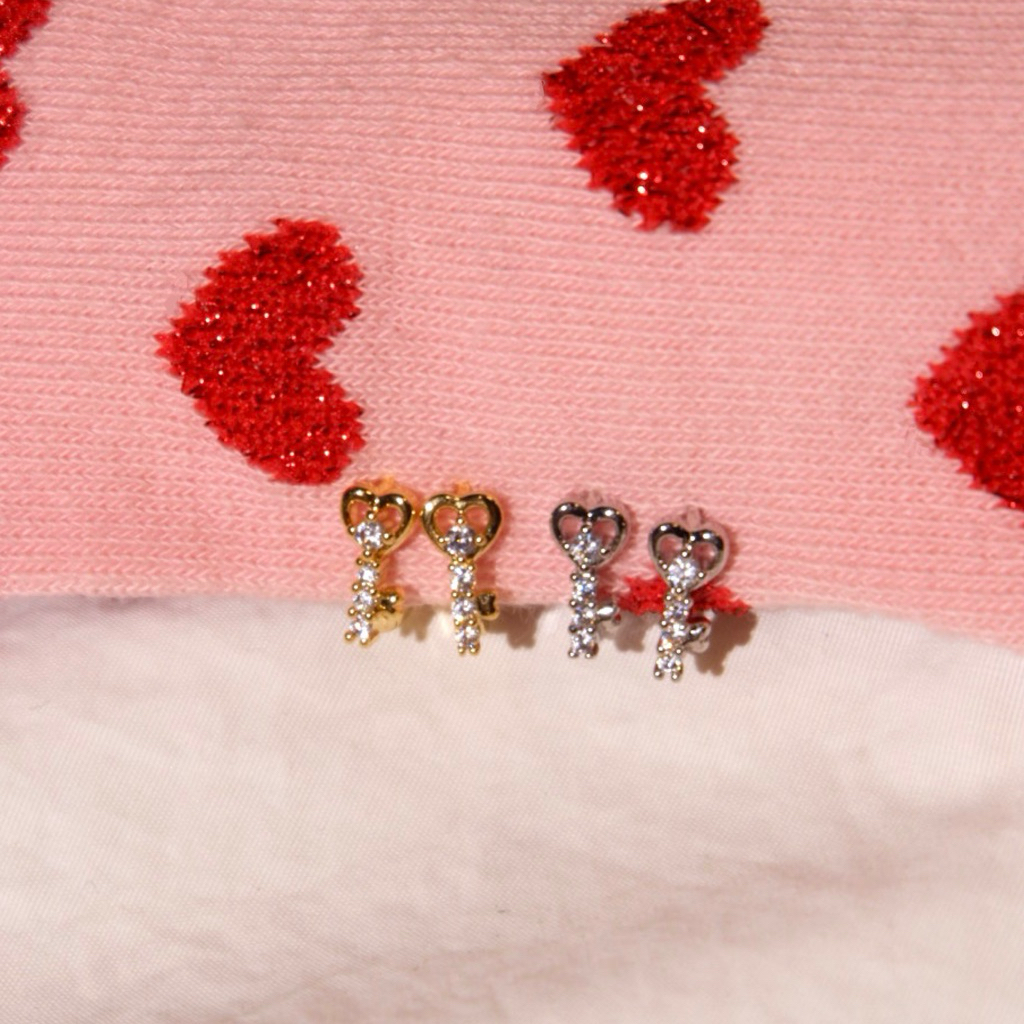 PAT - Heart Key hoop earrings ต่างหู ห่วง ต่างหูห่วง ต่างหู หัวใจ ตุ้มหู