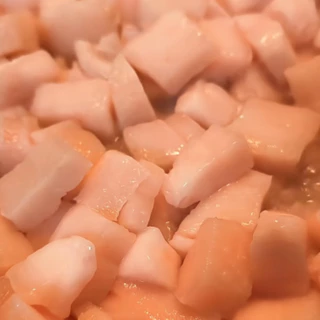 กากหมูเจียว สด ใหม่ จากมันหมูแข็งล้วน ไม่มีหนัง ทำสดใหม่ก่อนส่งทุกออเดอร์ !!