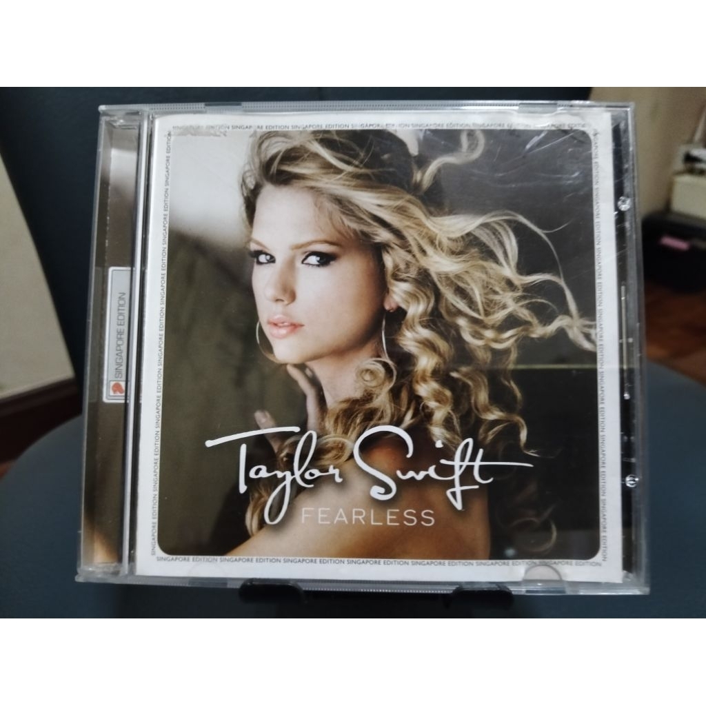 ซีดีเพลง cd เพลง Taylor Swift – Fearless  singapore edition มือสอง สภาพดี