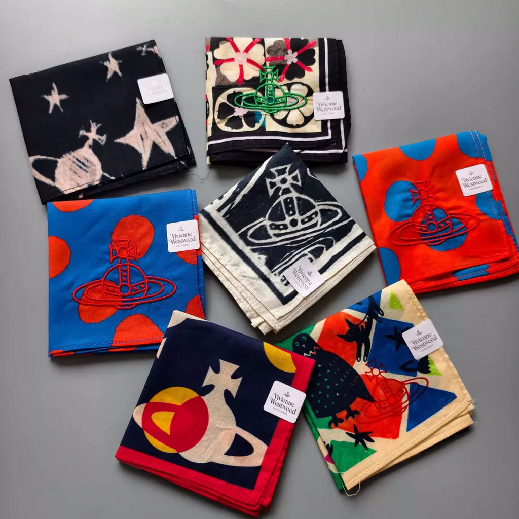 [พร้อมส่ง ] ผ้าเช็ดหน้า Vivienne Westwood ถ่ายจากสินค้าจริง