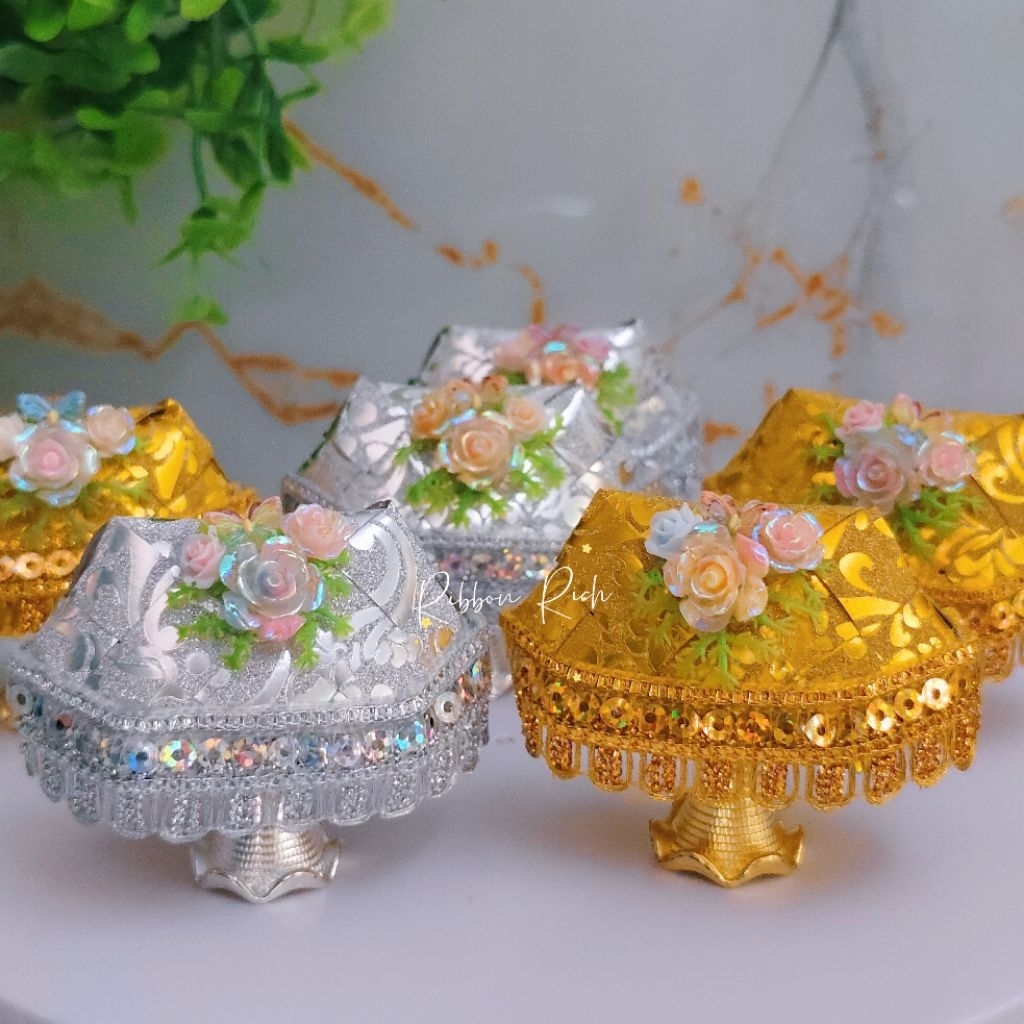 เหรียญโปรยทานพานแว่นฟ้าแบบที่ 2
