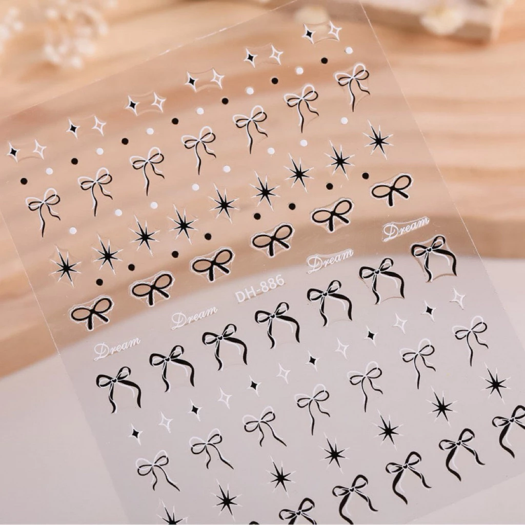 สติกเกอร์ติดเล็บ ลายโบว์แสนสวย มี3สีให้เลือก แบบ 3D แผ่นละ 9 บาท