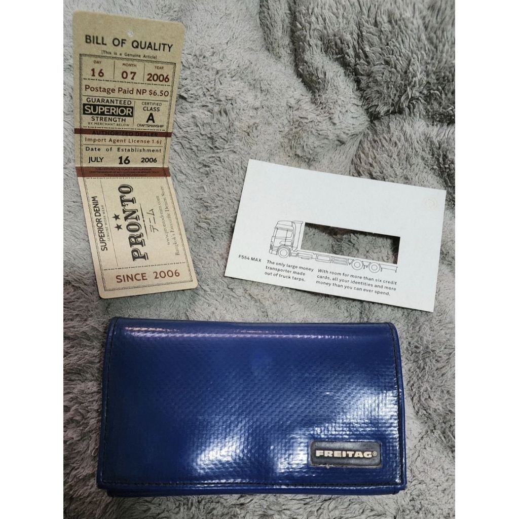 กระเป๋าสตางค์ Freitag รุ่น Max