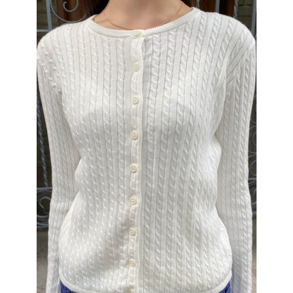 (พร้อมส่ง) BrandyMelville Zoe Cable Knit Cardigan (สีขาว) เสื้อคาร์ดิแกน เสื้อแขนยาว ของแท้จากช็อป - รูปที่ 3