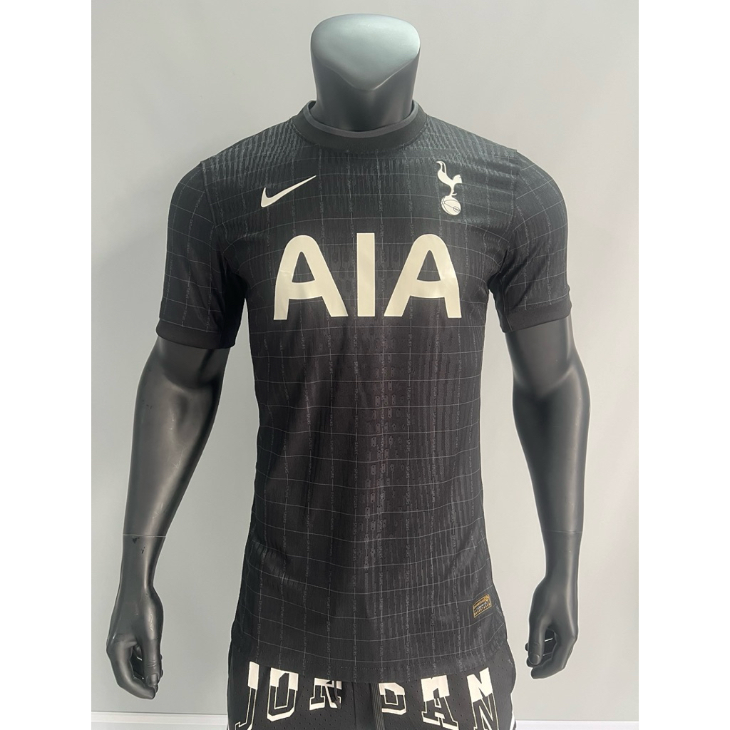 เสื้อ สเปอร์/ดำ ฤดูกาลใหม่ 2025/2026 เพลเยอร์ โลโก้ ปั้มตรายาง