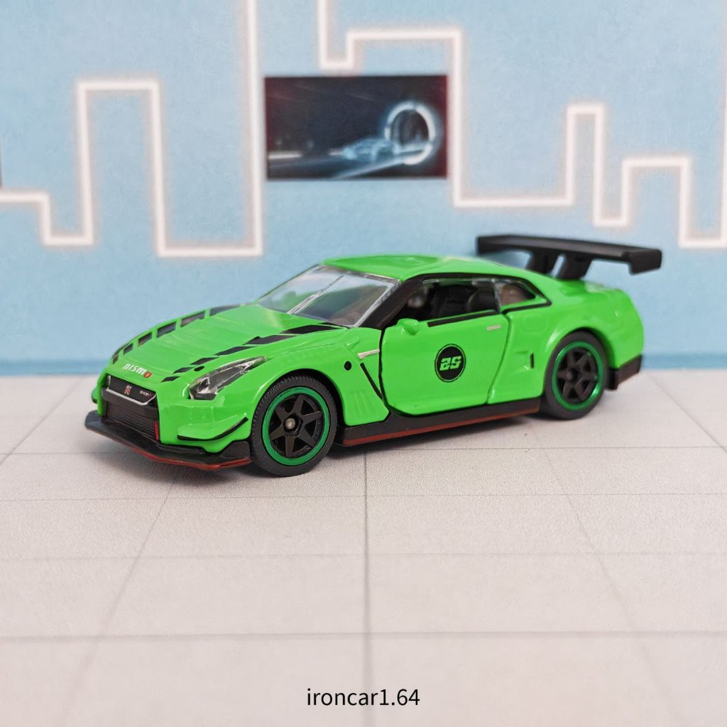 โมเดลรถ majorette nissan gtr r35 nismo NO.25 สีเขียว ล้อยาง หายาก