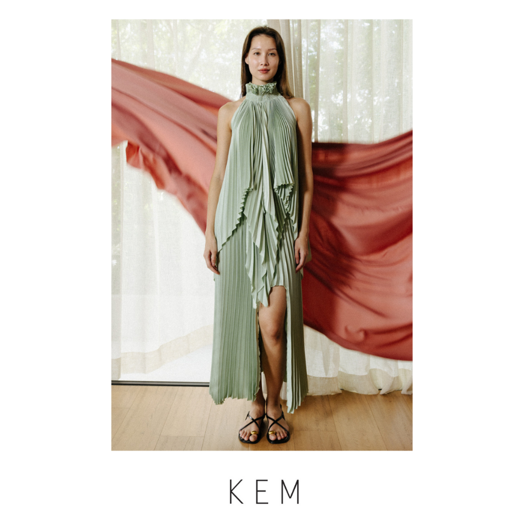 Kemissara Ruffle neck open back set (Top&skirt)