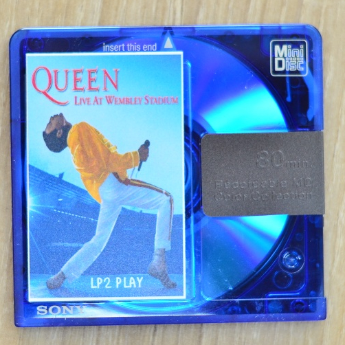 แผ่น md เพลง queen live at wembley stadium มือสอง สภาพดี LP2 play