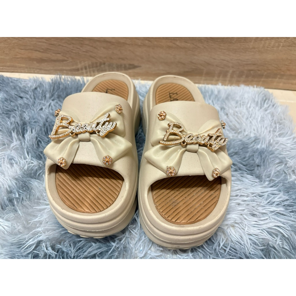 รองเท้าLava ส้นสูงมือสอง