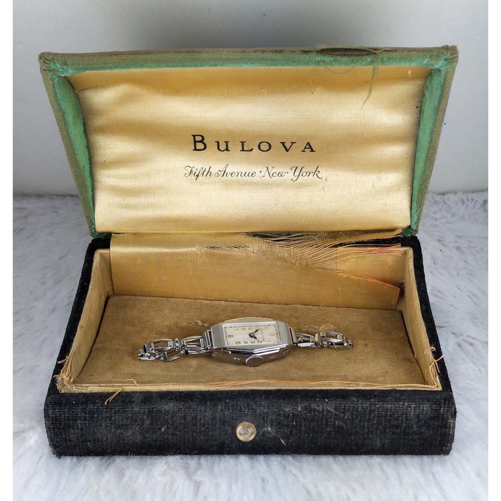 200410-1920's BULOVA Lady ระบบไขลาน