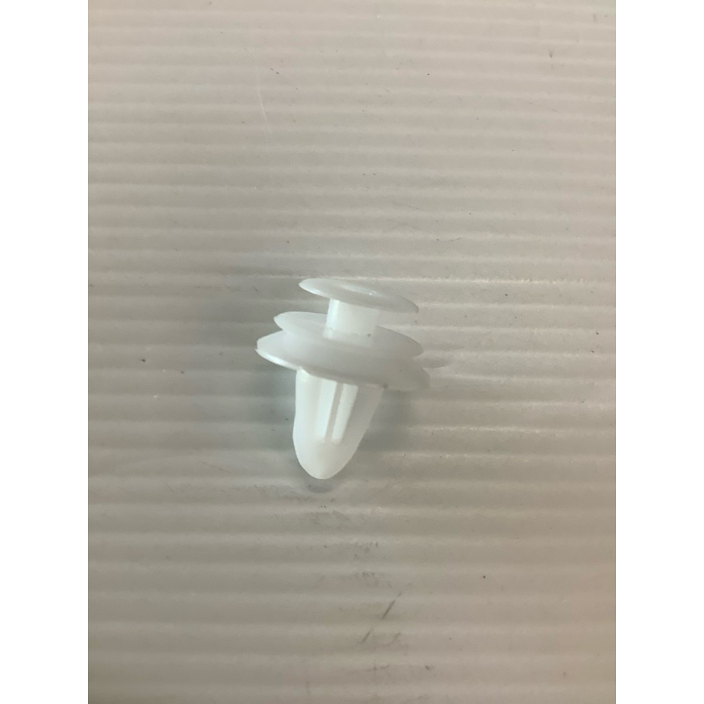 กิ๊บล็อคแก้มไฟเลี้ยว HINO