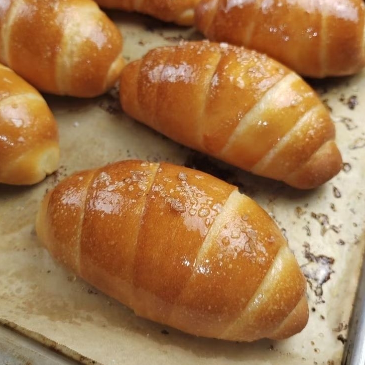 ขนมปังเกลือซาวโดว์(sourdough​ shio pan)​สูตรเนยฝรั่งเศสแท้พรีเมี่ยมสุดๆ(เซ็ตสามชิ้นคุ้มสุดๆ)​