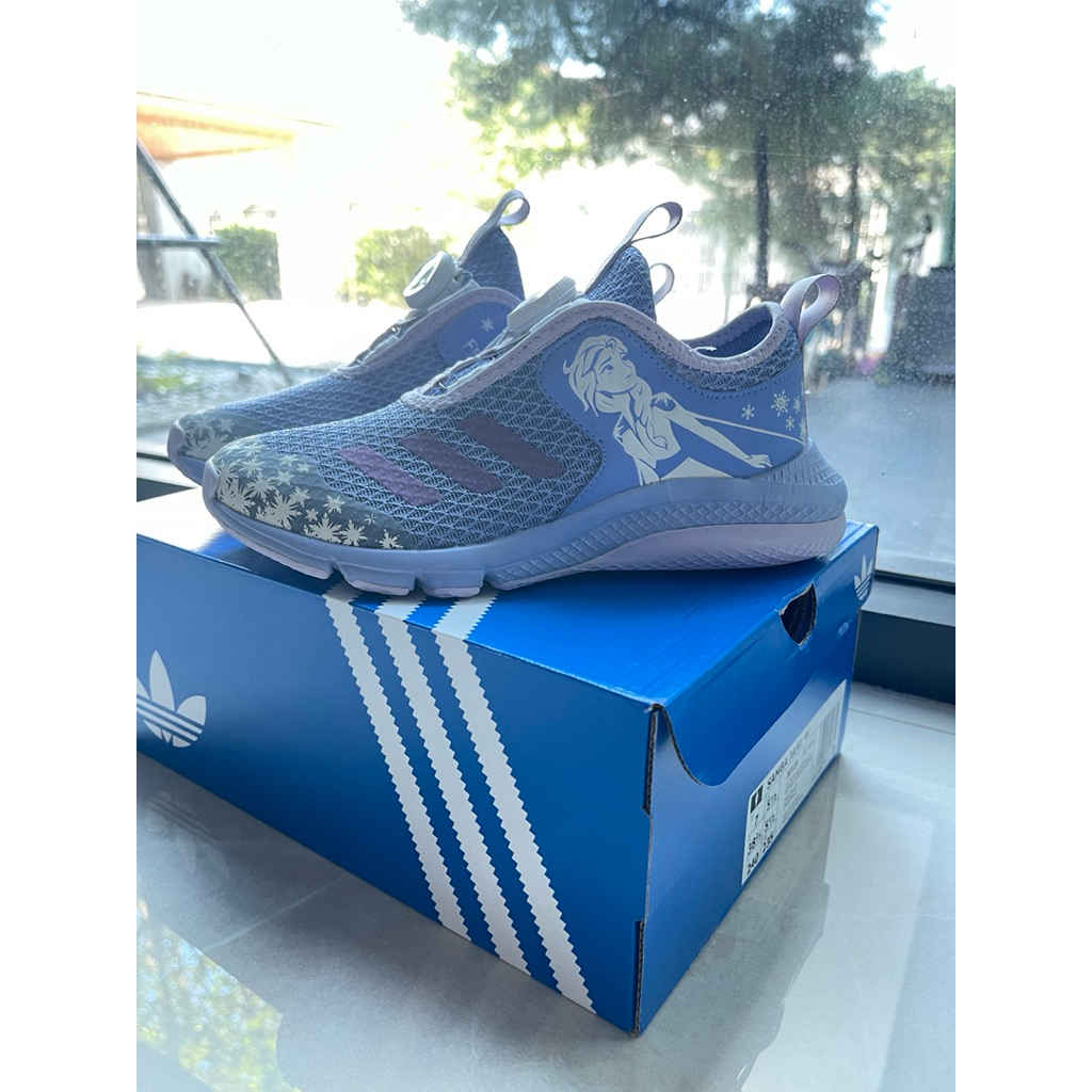 Elsa  kids size: 2 uk, 2.5 us, 34