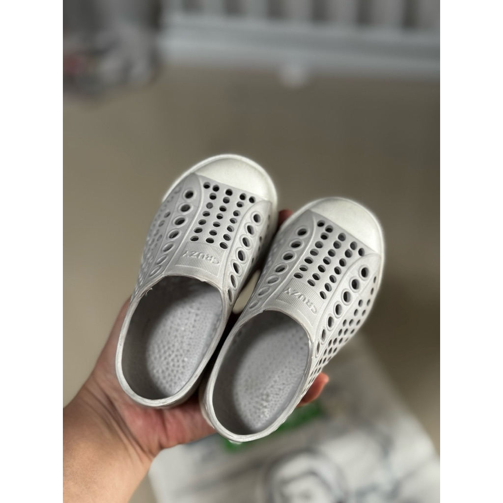 มือ 2 รองเท้า Cruzy รุ่น Jefferson สีเทา size 24/25 (ความยาวในรองเท้า 14.5 ซม.)