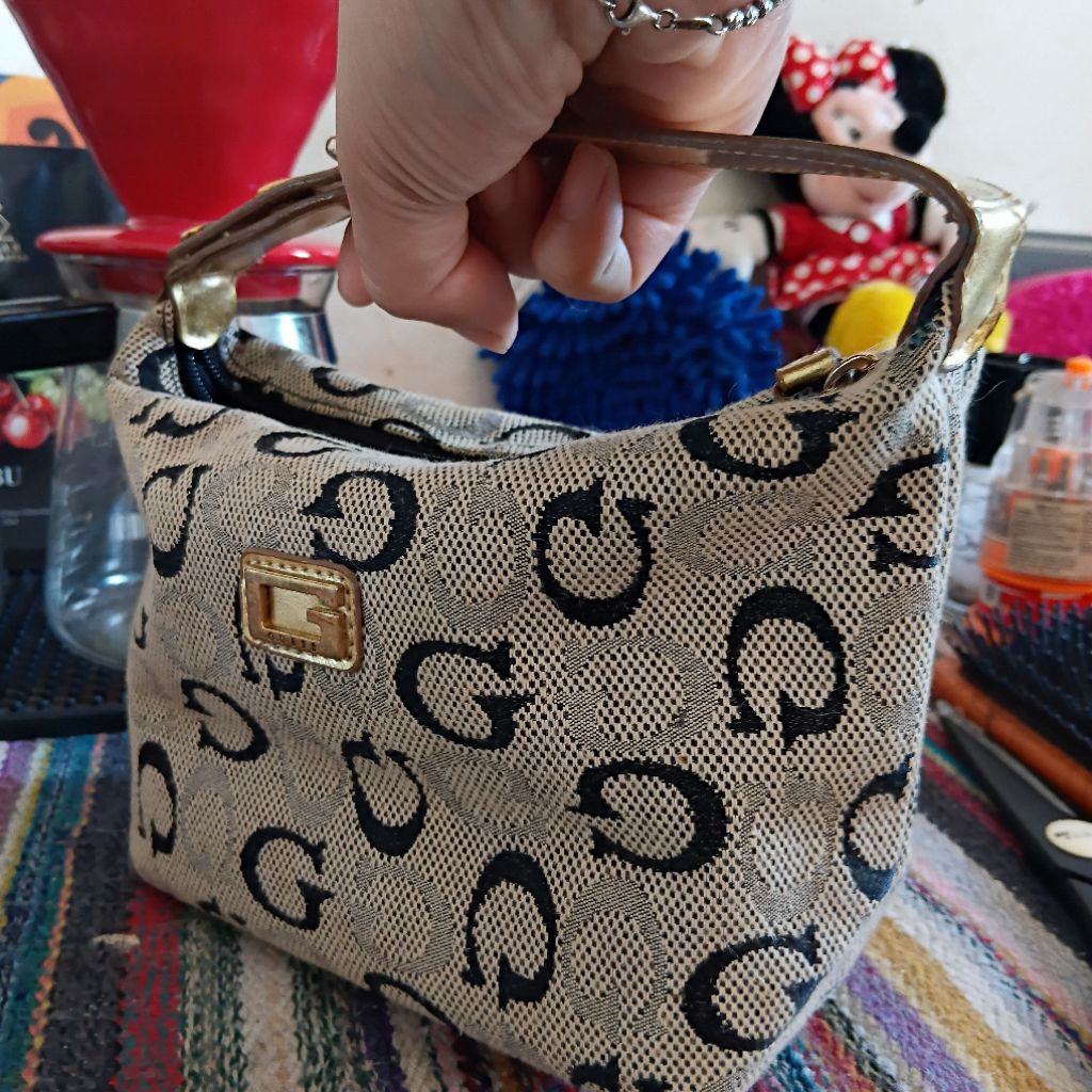 กระเป๋าguessมือสองvintage