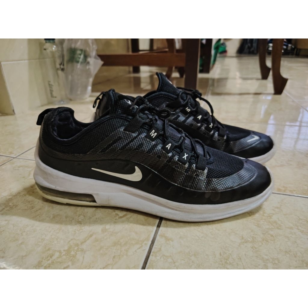 Nike Air Max Axis  มือสอง