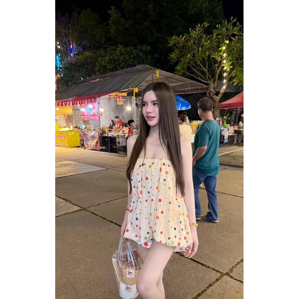 เสื้อเกาะอก ทรงบอลลูน มีซับมาพร้อมกางเกงขาสั้น