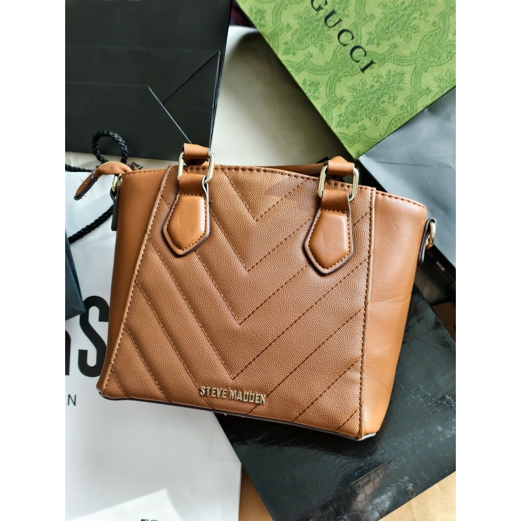 กระเป๋า Brand-name มือสอง Steve Madden USA.