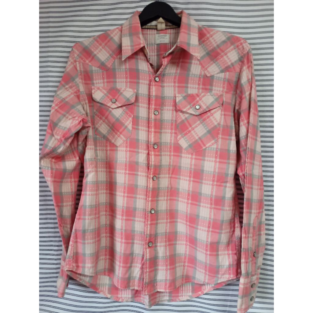 H953 เชิ้ตชายมือสอง คอตตอน กระดุมมุก รอบอก 42 บ่า 17.5 แขน 25 ยาว 27