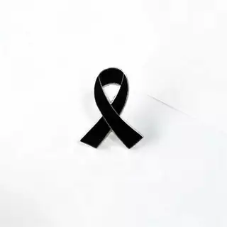 1แถม1 พร้อมส่งในไทย ribbon brooch เข็มกลัดไว้อาลัย เข็มกลัดริบบิ้นดำเข็มกลัดสะท้อนแสงลายเสื้อผ้า พร้อมส่งในไทย