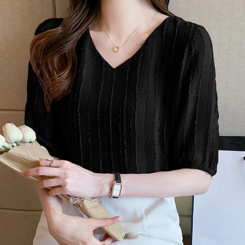QKshop เสื้อคอวีรุ่นใหม่ ที่มีน้ำหนักเบา และแขนสั้นมีความอ่อนโยนต่อการสวมใส่ด้านในรู้สึกเต็มไปด้วยความรู้สึก