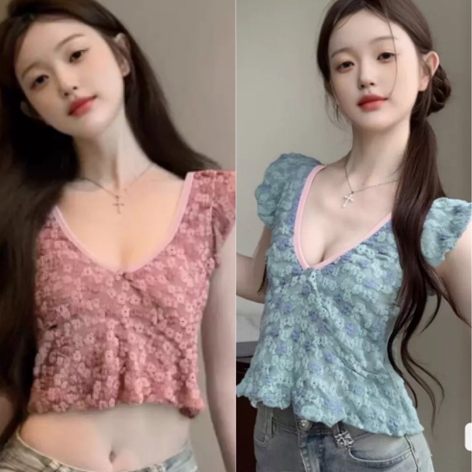 ครอปลูกไม้คอวีลึก ผ้าลายลูกไม้คอวีลึก เย็บขอบ สีชมพู สีฟ้า ใส่สวย เซ็กซี่