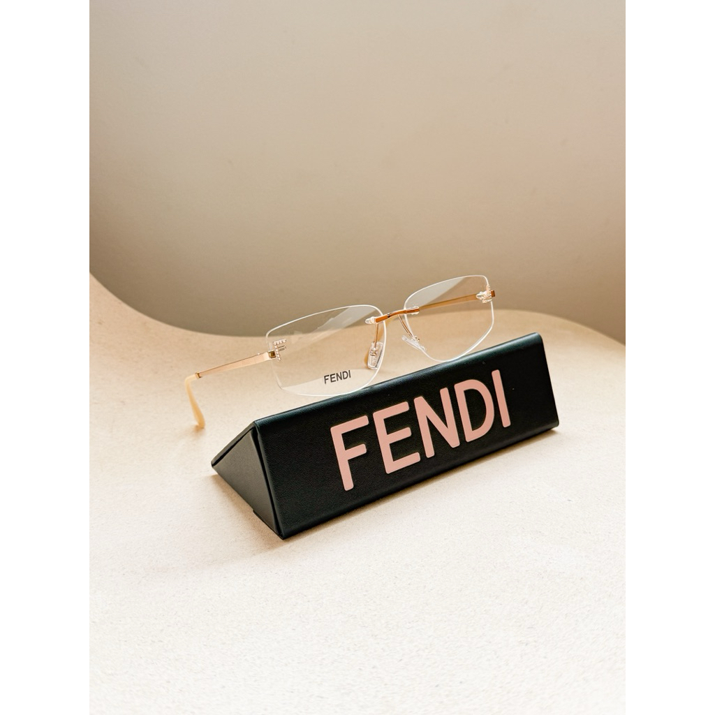 Fendi First Crystal Eyewear กรอบแว่นสายตา ของแท้ FE5116US ราคา ถูกที่สุด ดีลบีเคเค แกลเลอรีภาพที่ 5